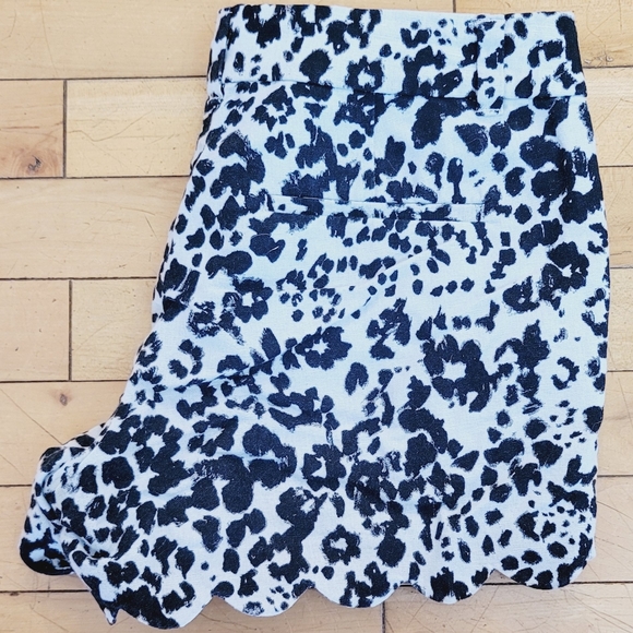 J Crew Linen Scalloped Shorts/ Size:4 - Picture 2 of 4